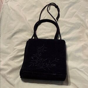 Chic Black Embroidered Women's Shoulder Bag